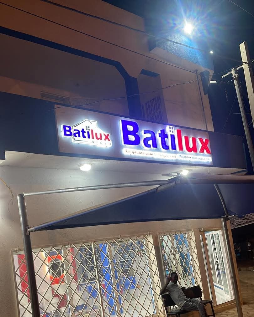 Facade exterieure de la boutique Batilux Niger a Niamey