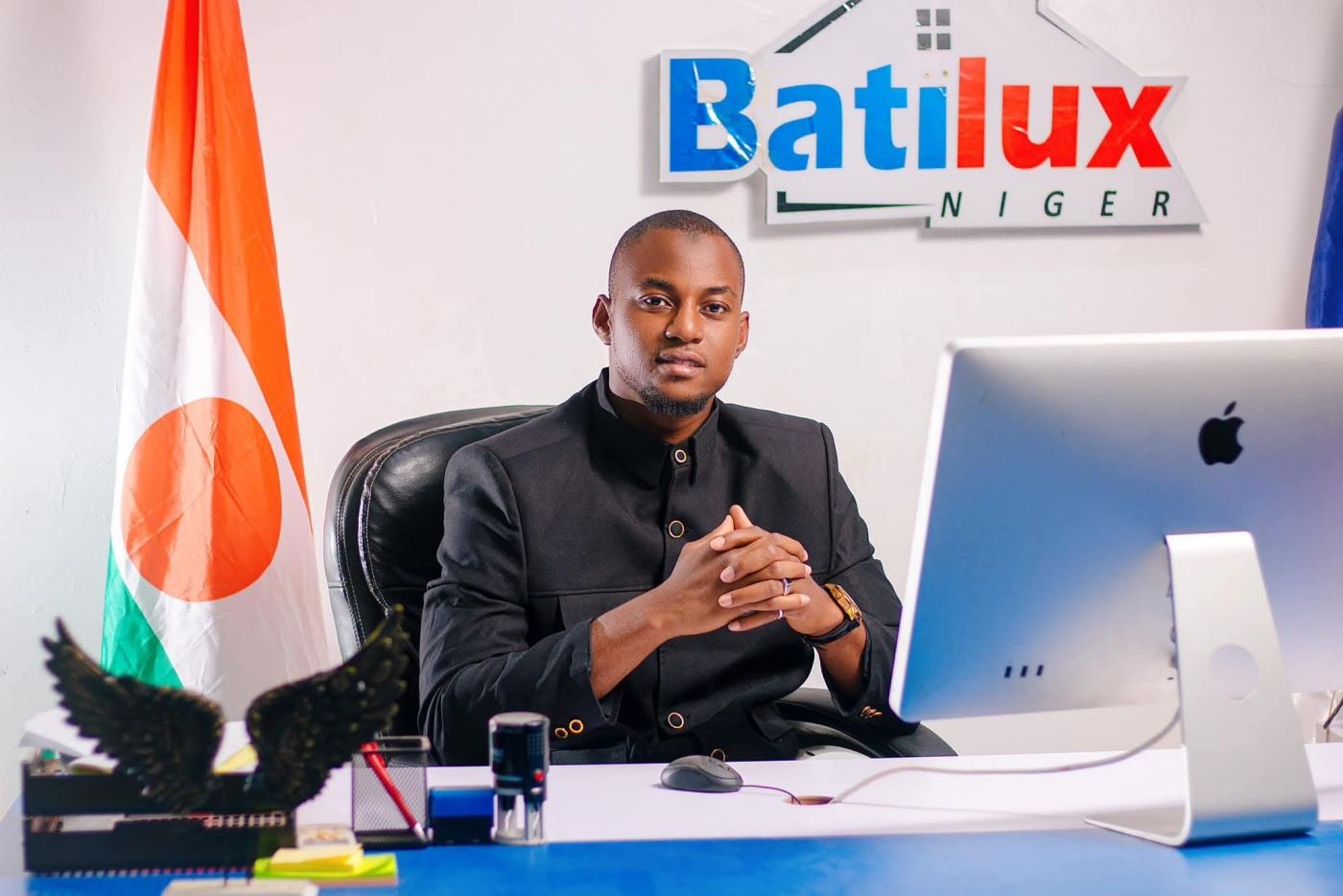 Directeur General de Batilux Niger dans son bureau